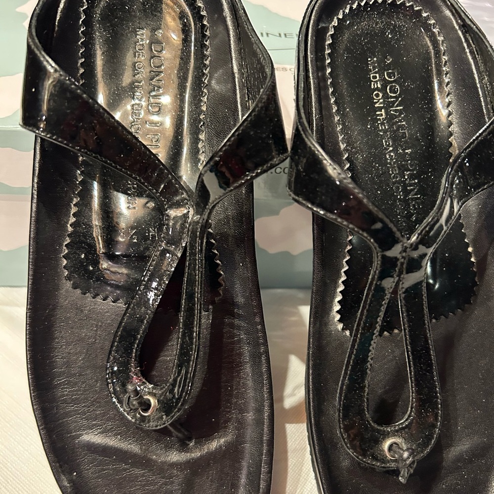 Pre owned Donald J Pliner sandal, size 6.5